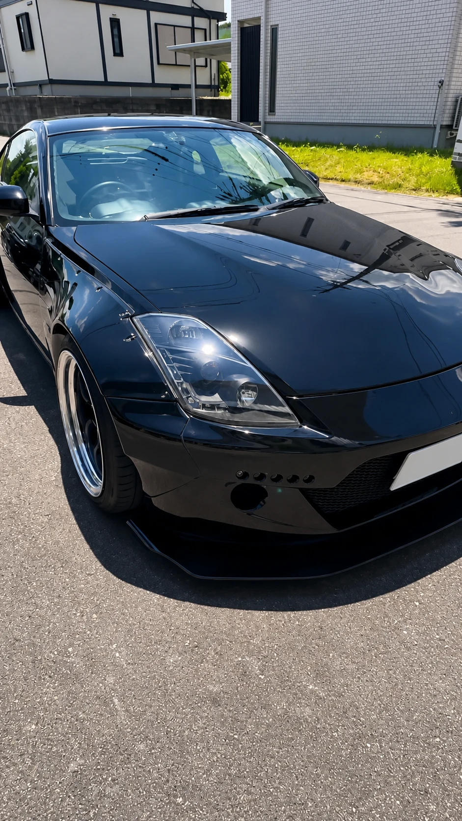 黒いフェアレディZ Z33のフロントビュー